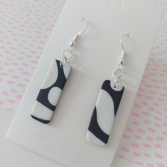 Black and White Earrings - Picture 2 of 2